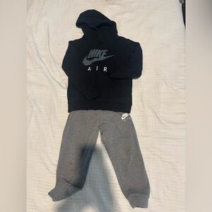 Toddler Nike sweatsuit